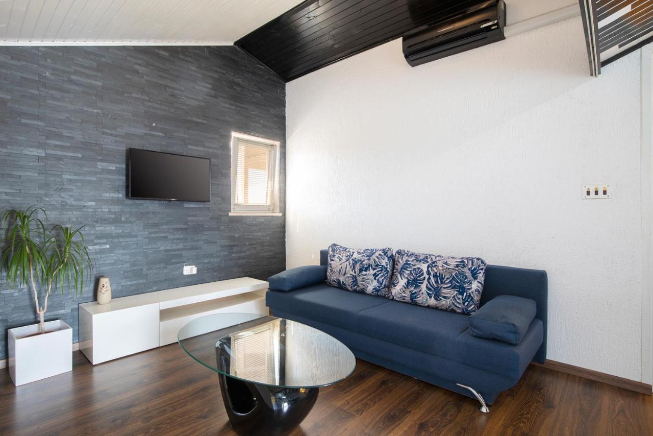 Apartman Piljan พูลา ภายนอก รูปภาพ