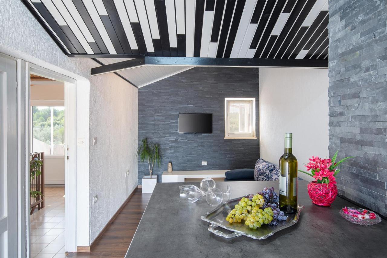 Apartman Piljan พูลา ภายนอก รูปภาพ